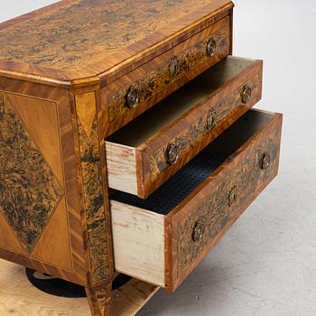 A late Gustavian alder-veneered commode, late 18th century.