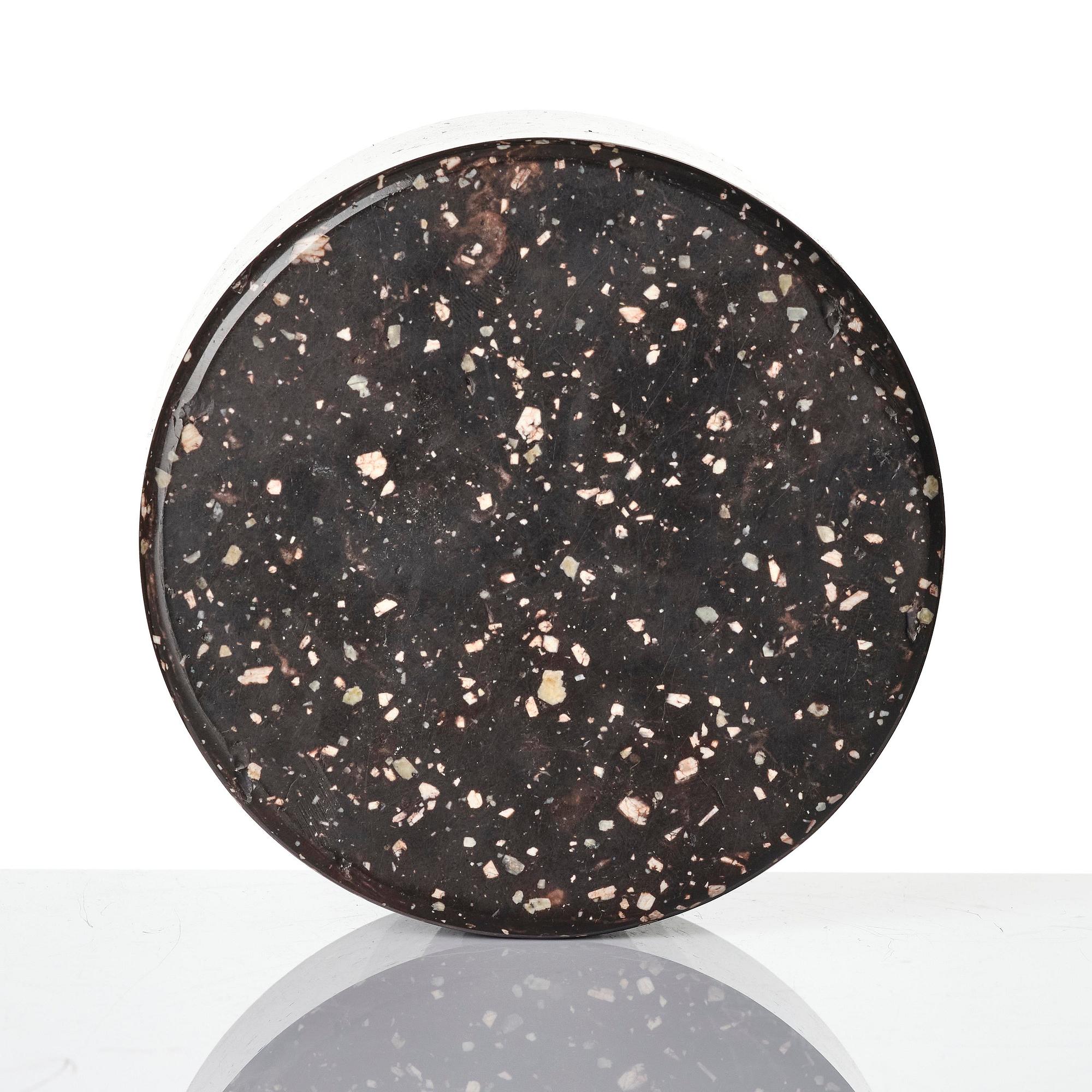 A porphyry mortar, Älvdalen, 19th century.