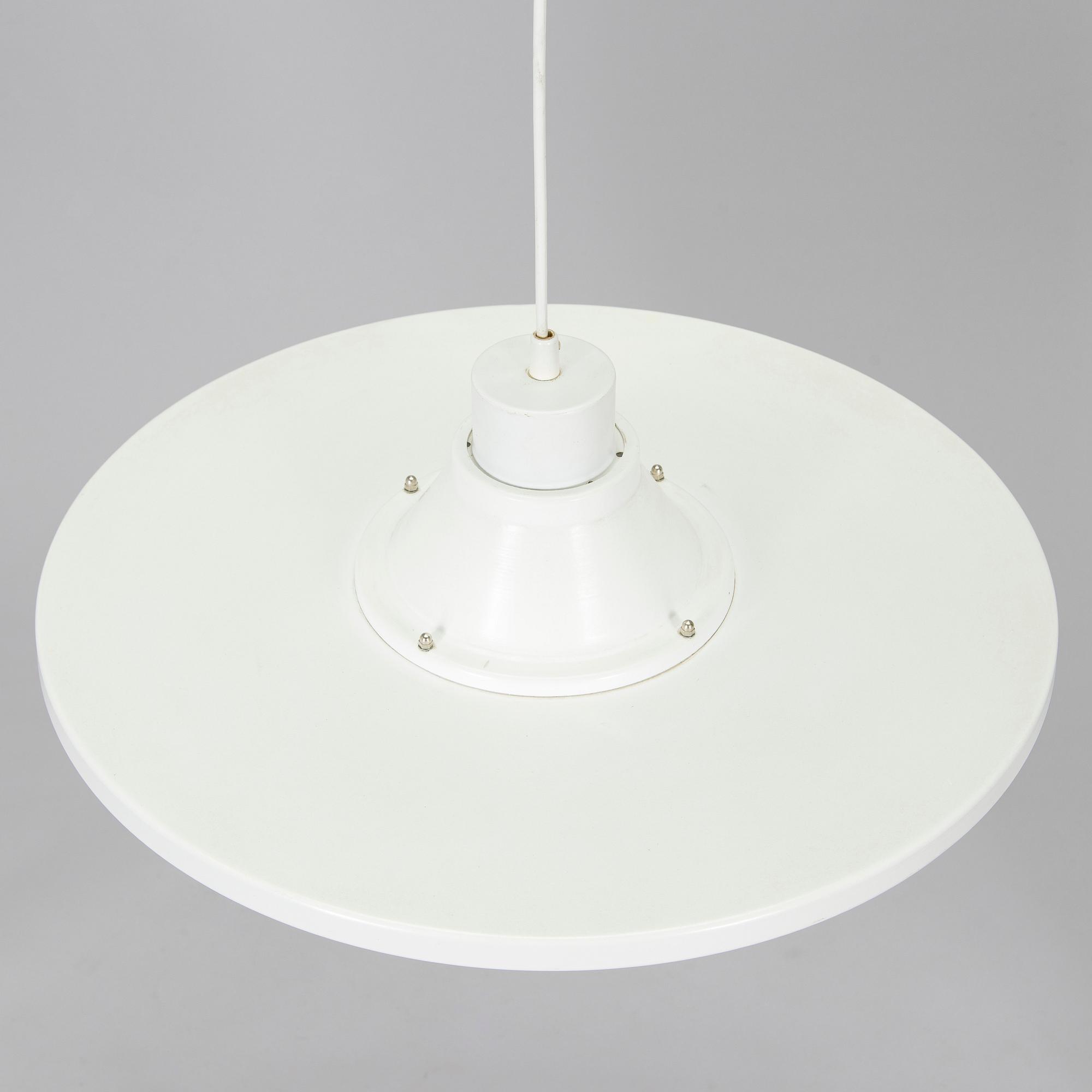 Alvar Aalto, kattovalaisin, malli A 337, "Lentävä lautanen", Valaisinpaja Oy.