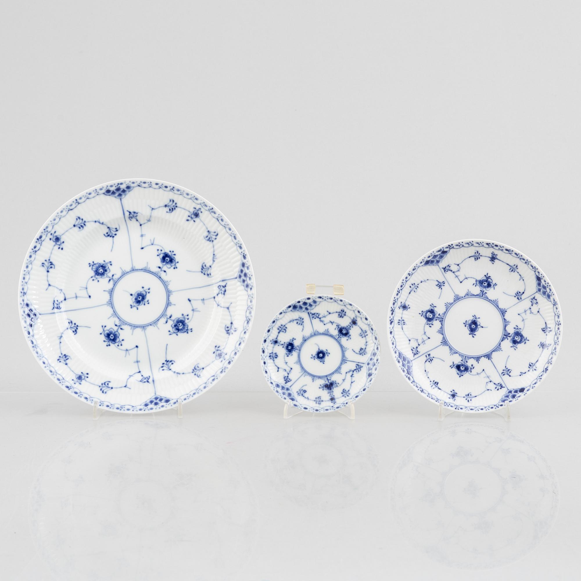 Royal Copenhagen, 24 pieces of half-lace "Musselmalet" , Denmark.