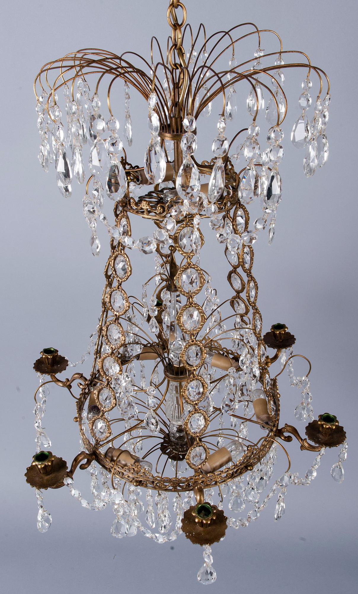 TAKKRONA, gustaviansk stil, 1900-talets mitt. Höjd 80 cm.