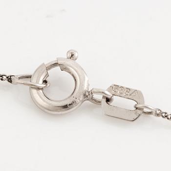 Necklace 14K white gold with green tourmaline.