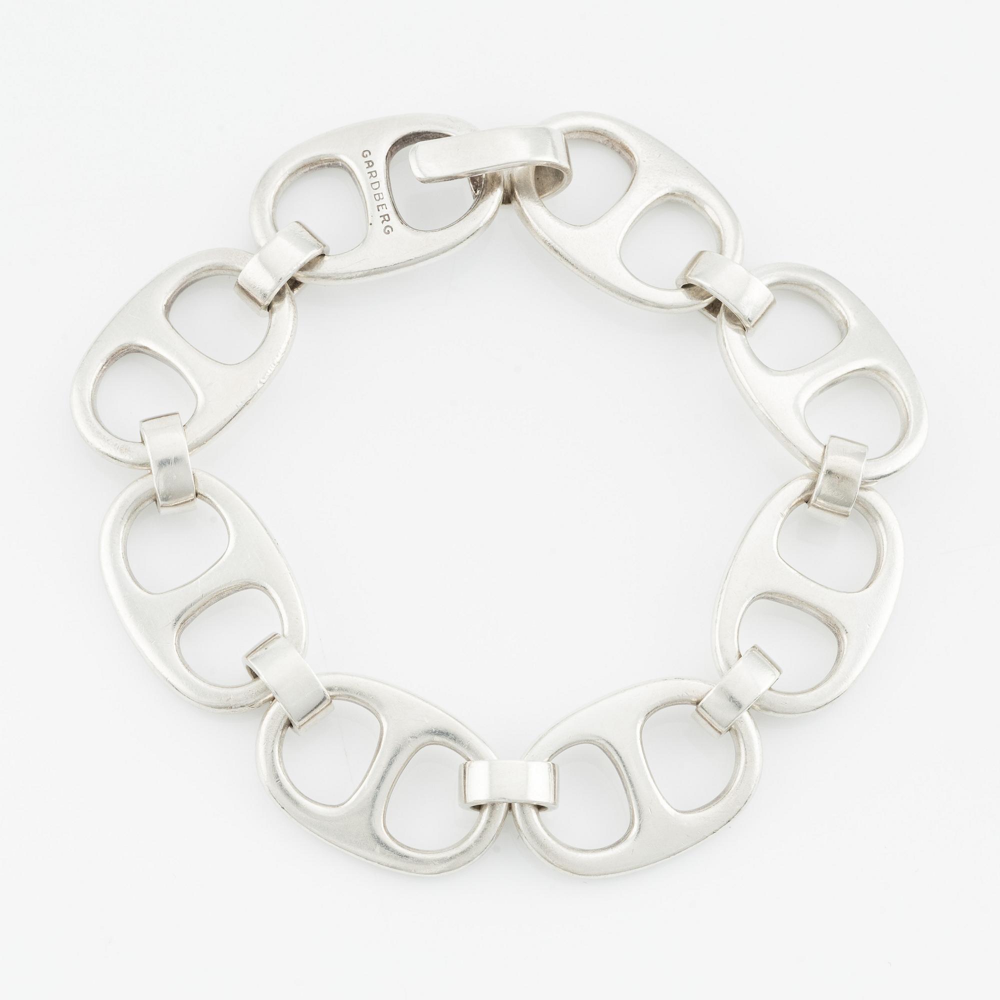 Bertel Gardberg, a silver bracelet, Hopeatehdas Oy, Helsinki 1966.