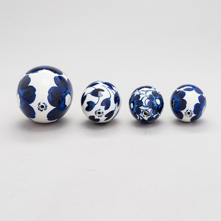 Gunvor Olin-Grönqvist, a set of four porcelain eggs, signed Ateljé GOG / IP Arabia, Finland.