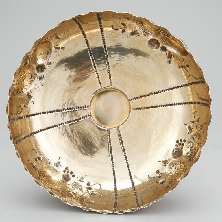 UPPSATSSKÅL, silver, C G Hallberg, Stockholm, 1910. Vikt ca 663 gram.