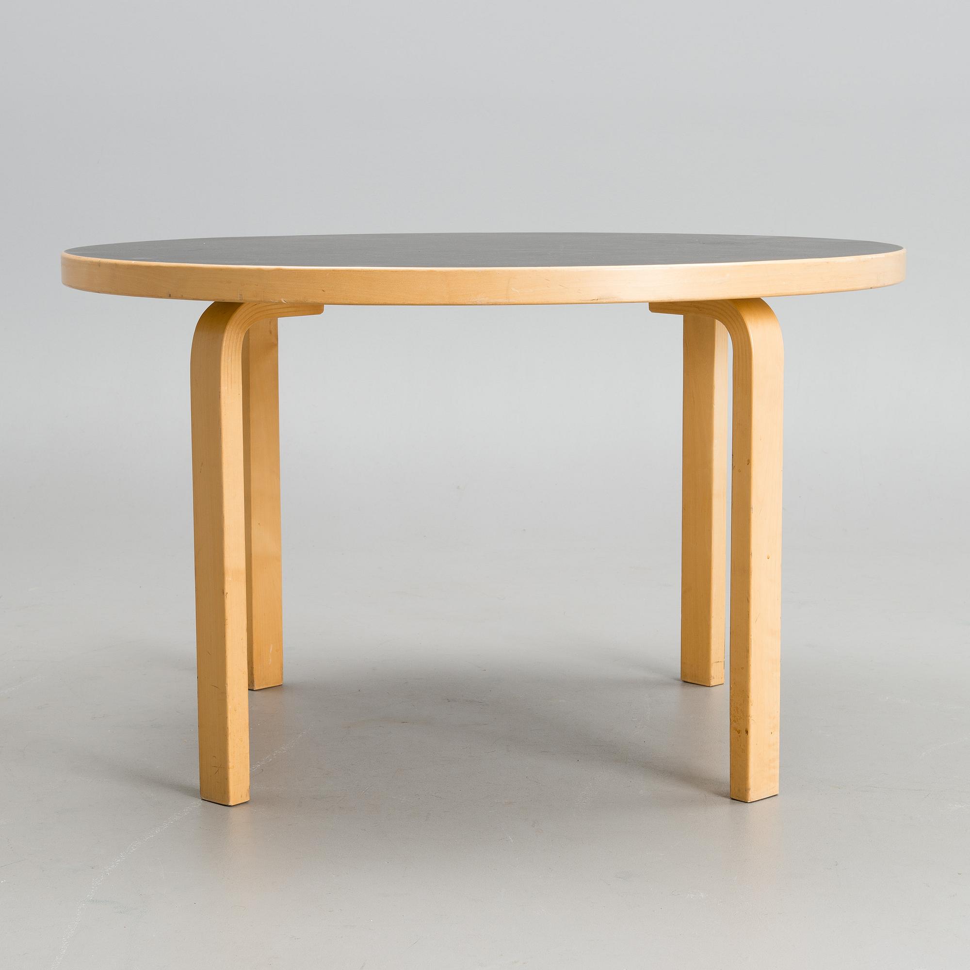 ALVAR AALTO, pöytä 90A, Artek 1900-luvun loppu.