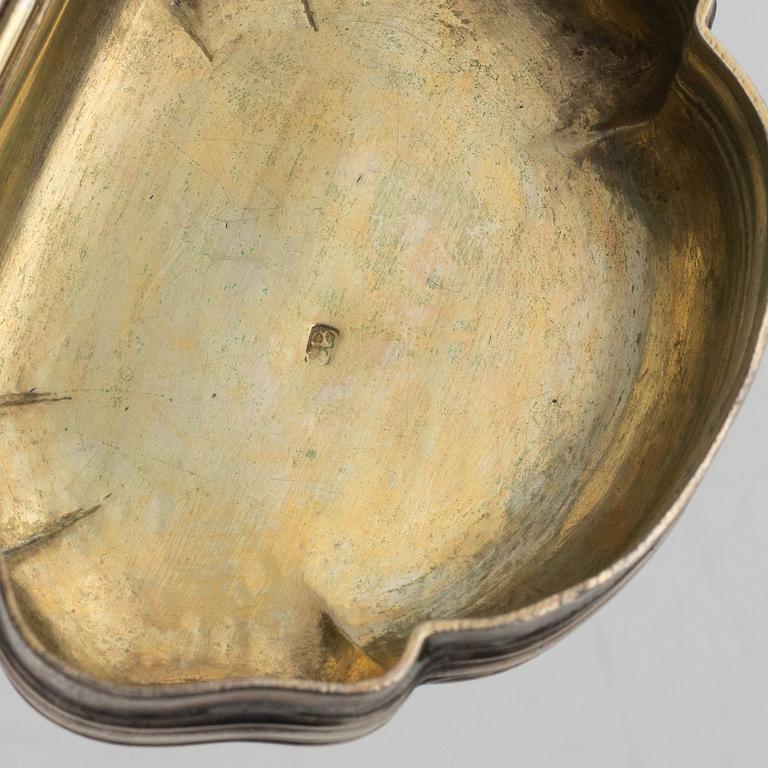 Dosa, silver, icke identifierad mästarstämpel, sannolikt Sverige 1700-tal. Rokoko.