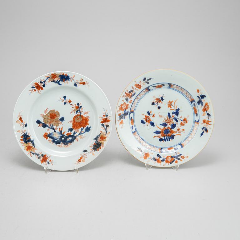 A group of seven imari dishes, Qing dynasty, Qianlong (1736-95).