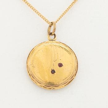 Halsband 18K guld med hänge av 8K guld.