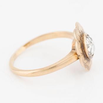 Ring 18K guld med en rosenslipad diamant.