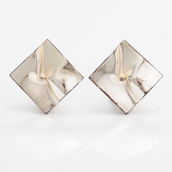 Björn Weckström, A pair of sterling silver earrings "Shields". Lapponia 1986.