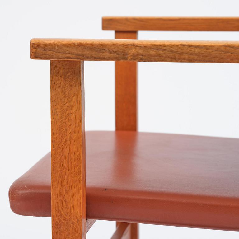 John Kandell, karmstolar, ett par, J. E. Blomqvist Möbelfabrik, Storvreta, för Tingshuset i Västervik, ca 1959.