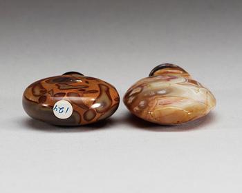 Two stone snuff bottles, Qing dynasty.