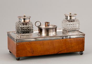 SKRIVSTÄLL, trä med pläter, troligen England, 1800-tal.