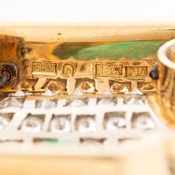 Kristian Nilsson, collier odlade pärlor och 18K guld med fasettslipad smaragd samt rundabriljantslipade diamanter.