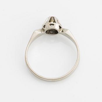 Ring, 18K white gold with brilliant-cut diamond.