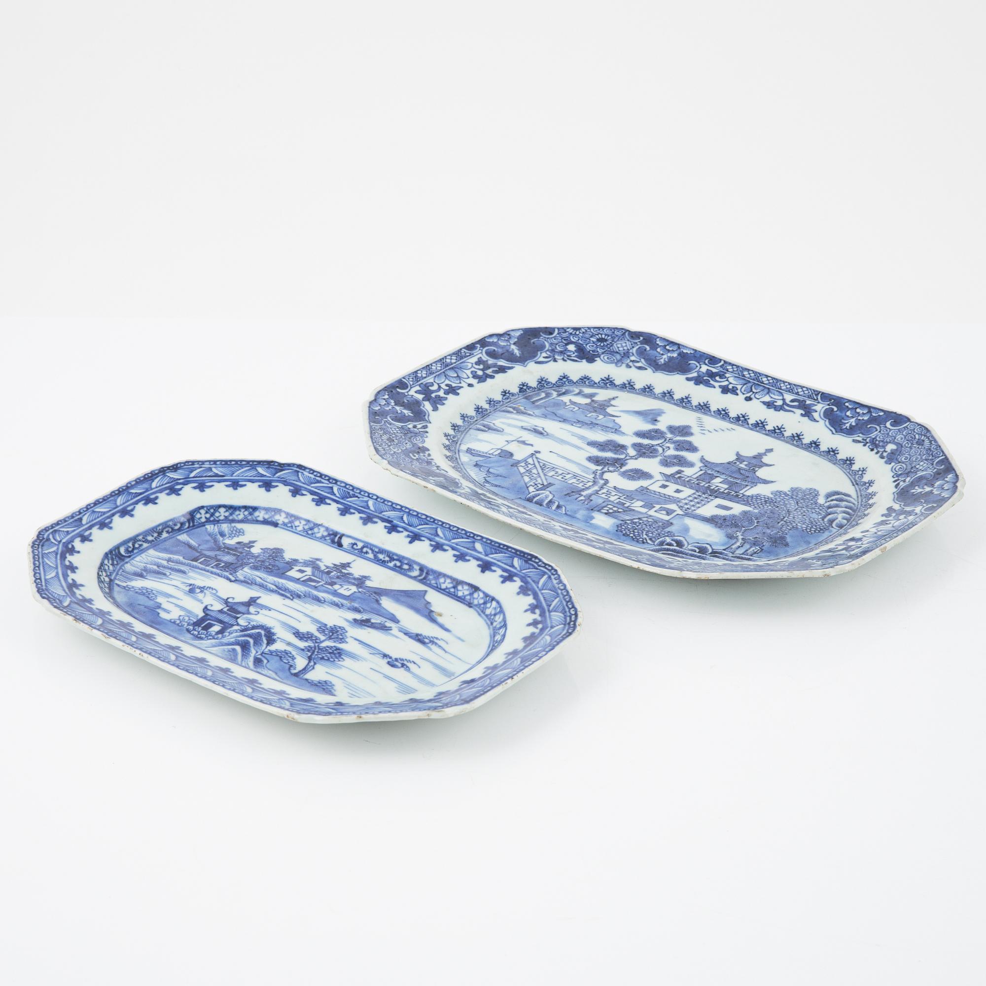 Stekfat, 2 st, kompaniporslin, Kina, Qingdynastin, Qianlong (1736-95).