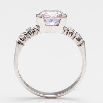 RING, 14K vitguld, rosa safir, diamanter ca. 0.10 ct tot. Finland 2016.