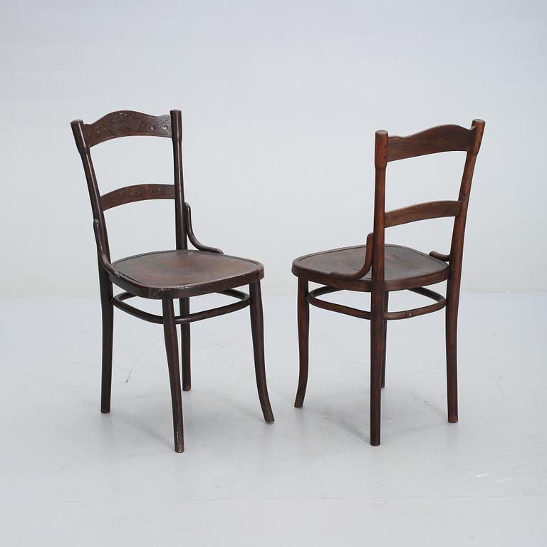STOLAR, ett par snarlika, Thonet, 1900-talets första kvartal.