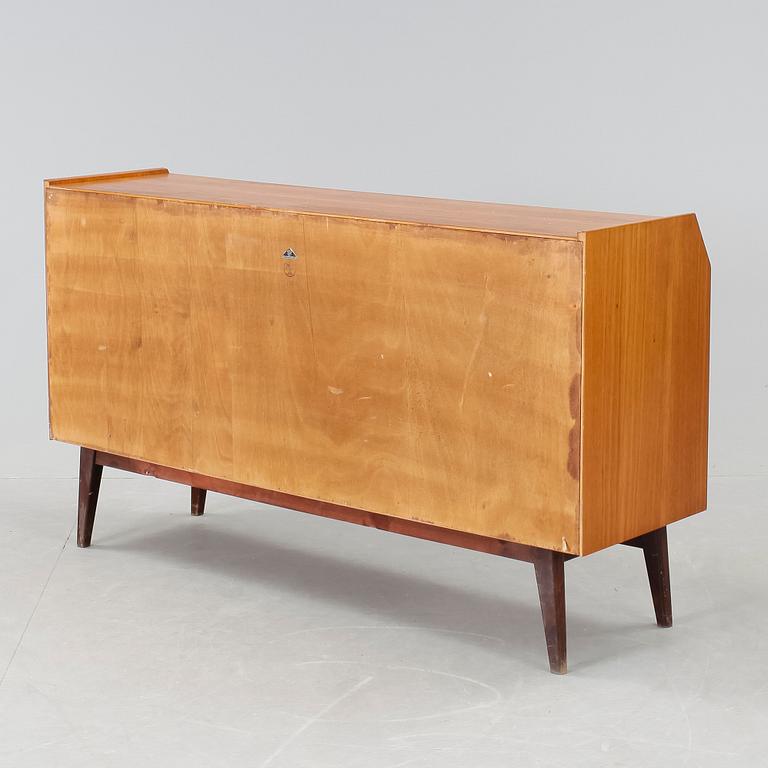 SIDEBOARD, Björsta Snickerifabrik AB, omkring 1900-talets mitt.