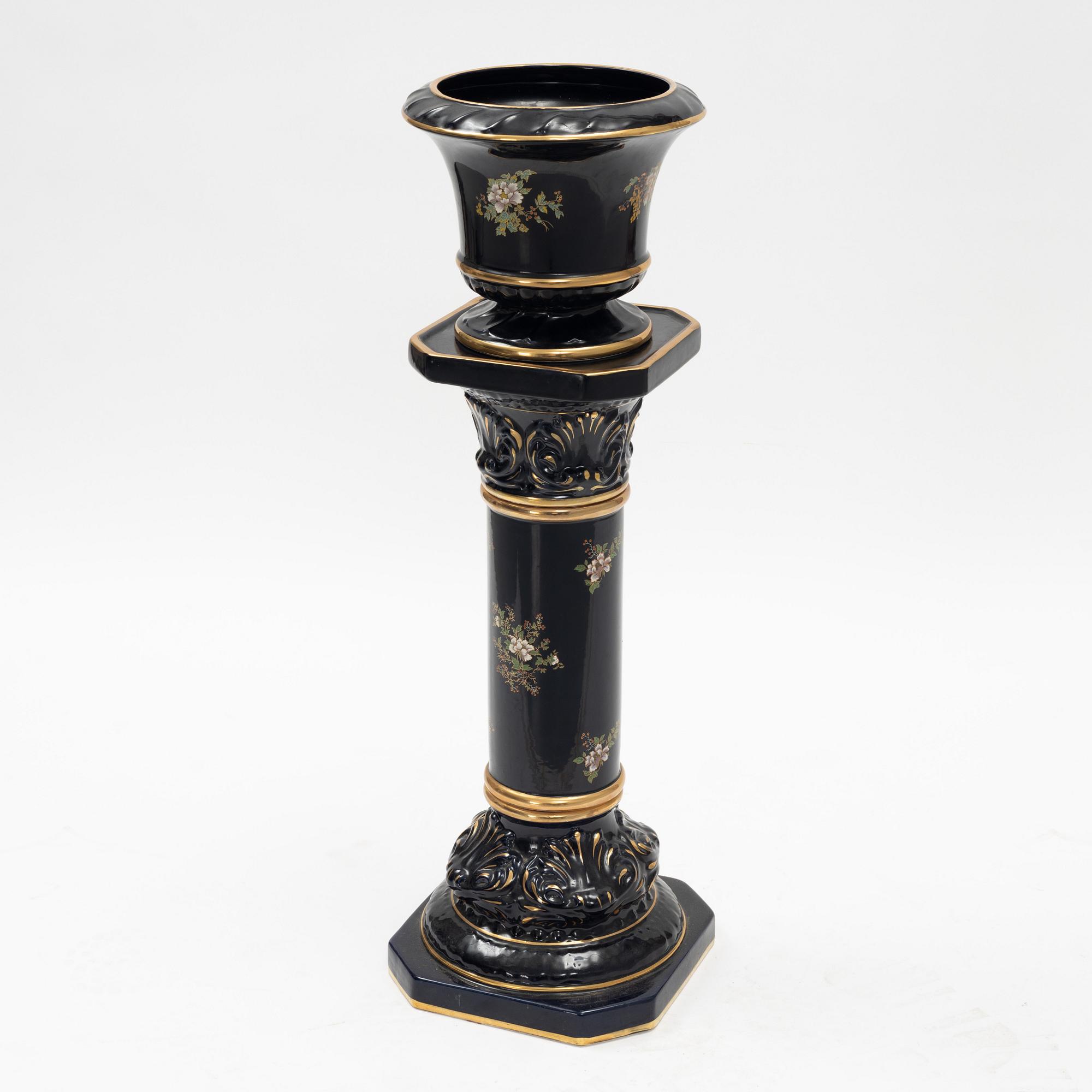 A pedestal, Europe, mid/second half of the 20th Century.