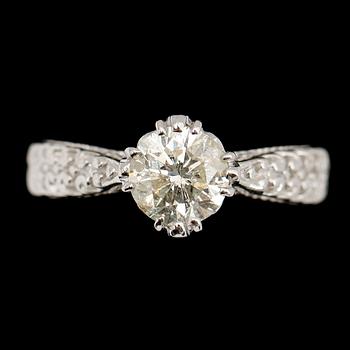 RING, 14 k vitguld med solitär briljant 1.30 ct.