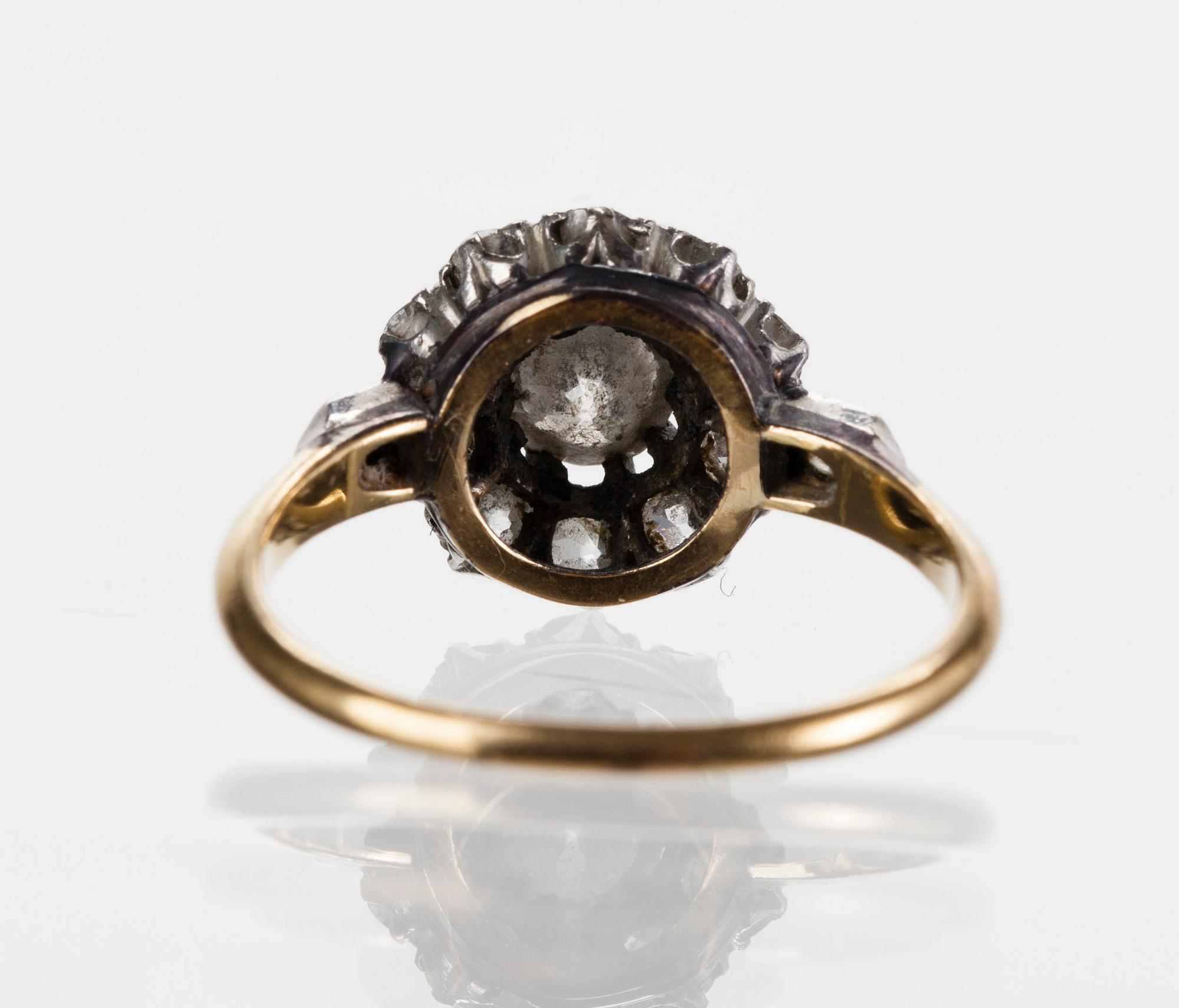 RING, guld 14k, ostämplad, 13 gammalslipade diamanter, totalt vikt ca 1,50 ct.