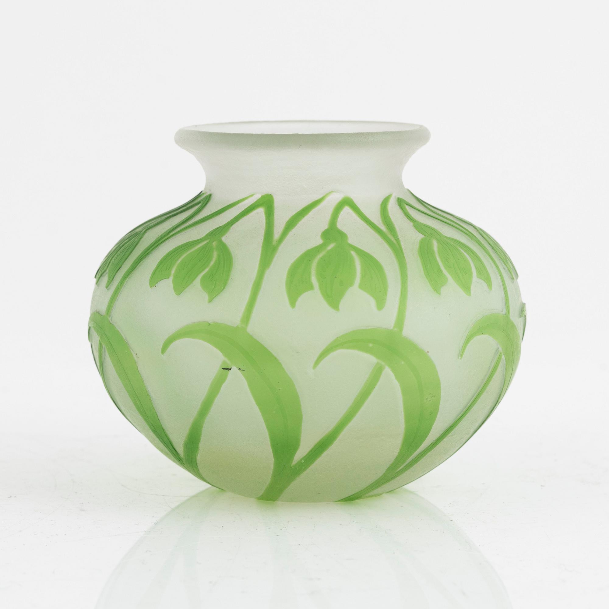 Karl Lindeberg, vase, cased glass, Kosta, Art Nouveau, early 20th century.