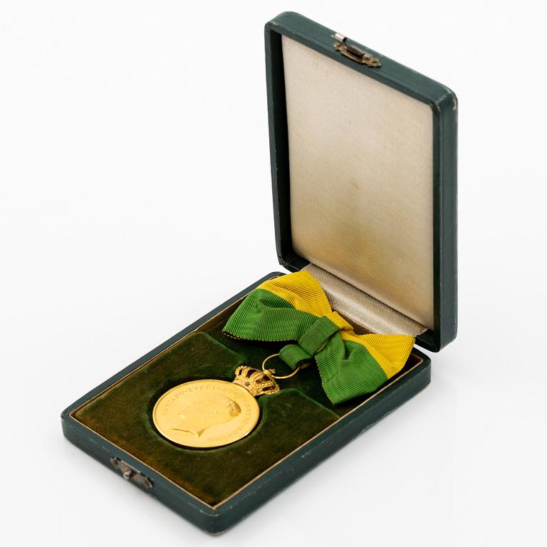 Gustav V, gold medal, Royal Patriotic Society, "for long-standing faithful service".