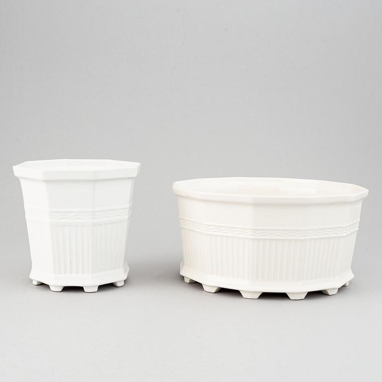 A set of five Waldemarsudde flower pots, Rörstrand, 20th Century.