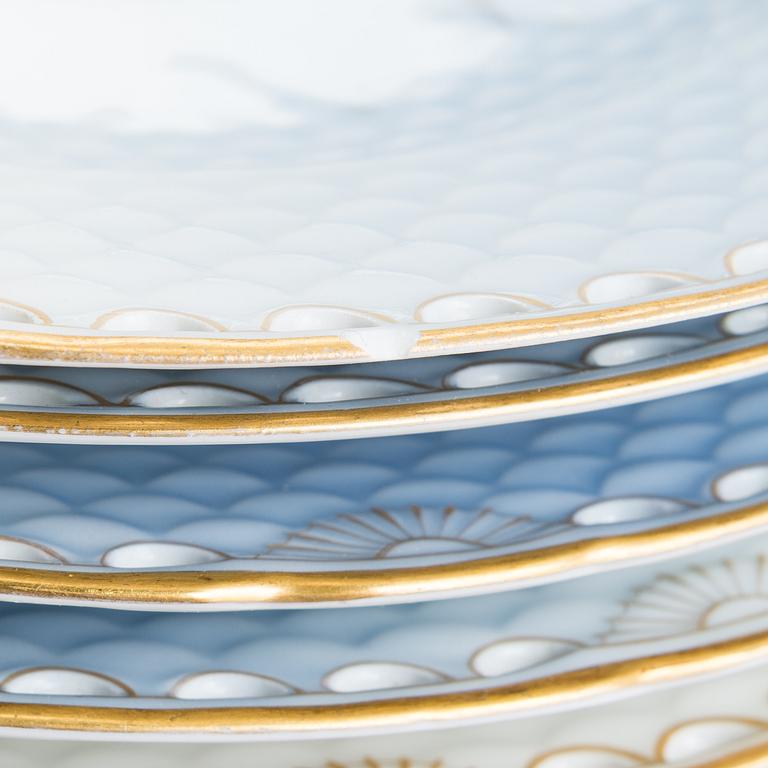 Bing & Grøndahl, a 66-piece 'Måsen' porcelain dinnerware set, Denmark.