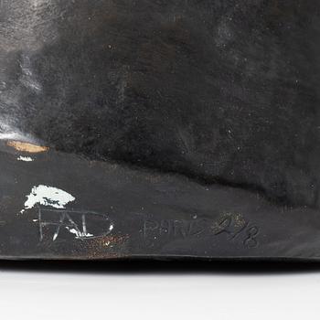 Gudmar Olovson, skulptur. Signerad. Numrerad. Gjutarstämpel. Brons, höjd 108 cm, längd 67 cm.