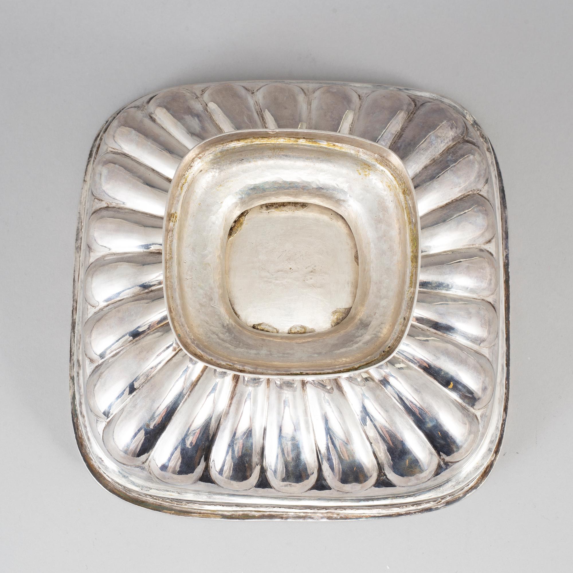 A Russian silver bread bowl, Thomas Sohka, St. Petersburg 1839.