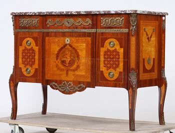 BYRÅ, gustaviansk stil, 1900-tal.