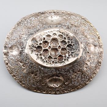 FAT, silver (830), svenska importstämplar, 1900-talets första hälft. Total vikt 985 g.