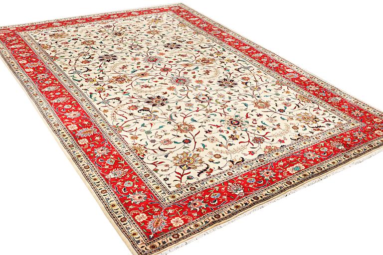A Mahal carpet, c. 493 x 300 cm.
