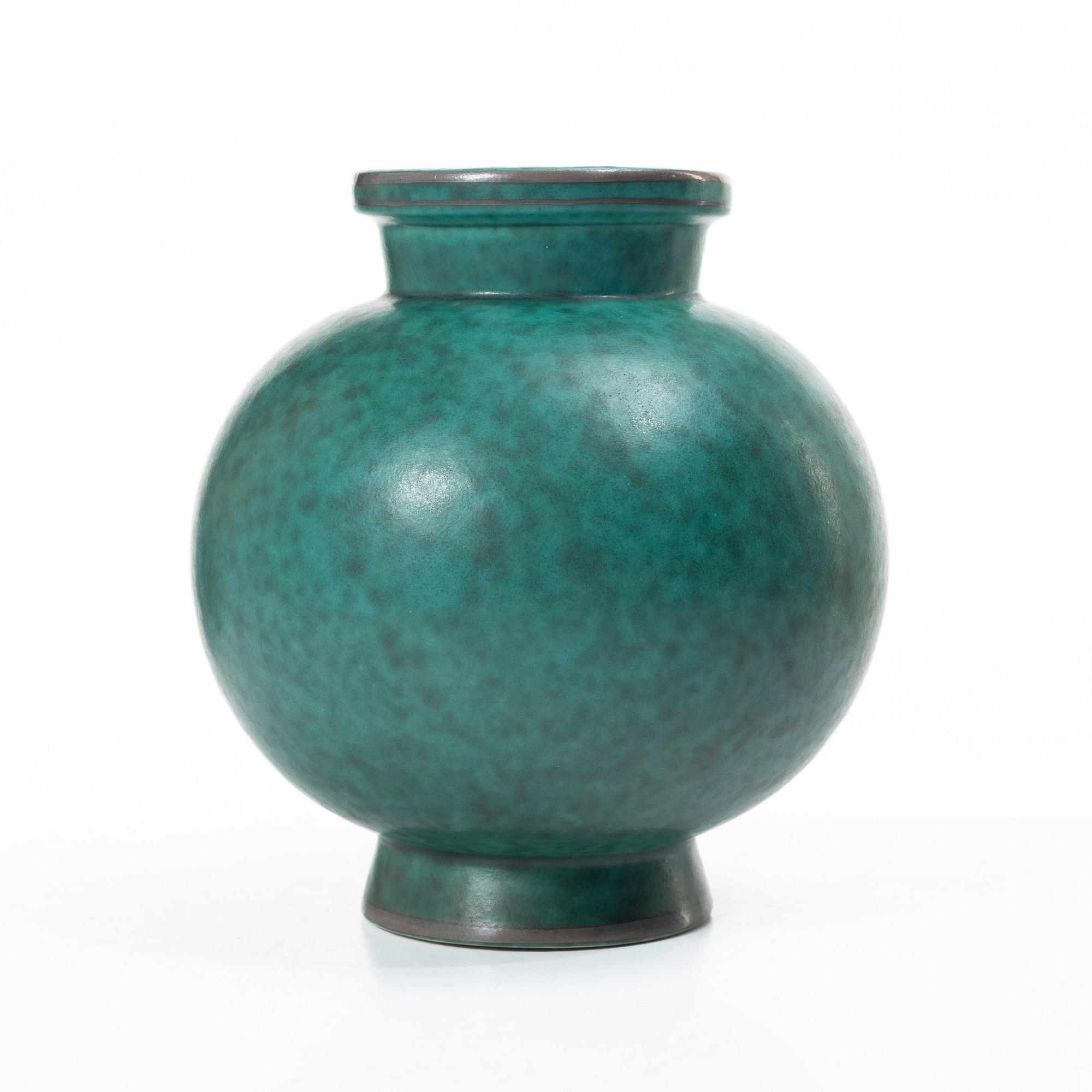 Wilhelm Kåge, A vase, “Argenta”, Gustavsberg.