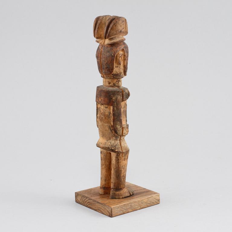 FIGURIN, trä, Afrika, 1900-tal.