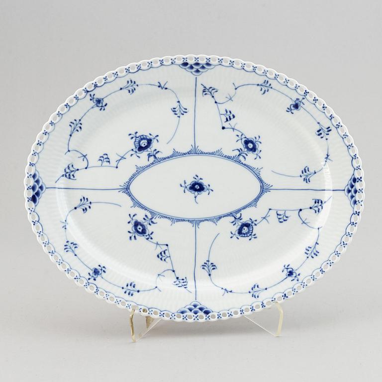 Royal Copenhagen,  a '1148' 'Musselmalet Full Lace' porcelain serving plate, Denmark.