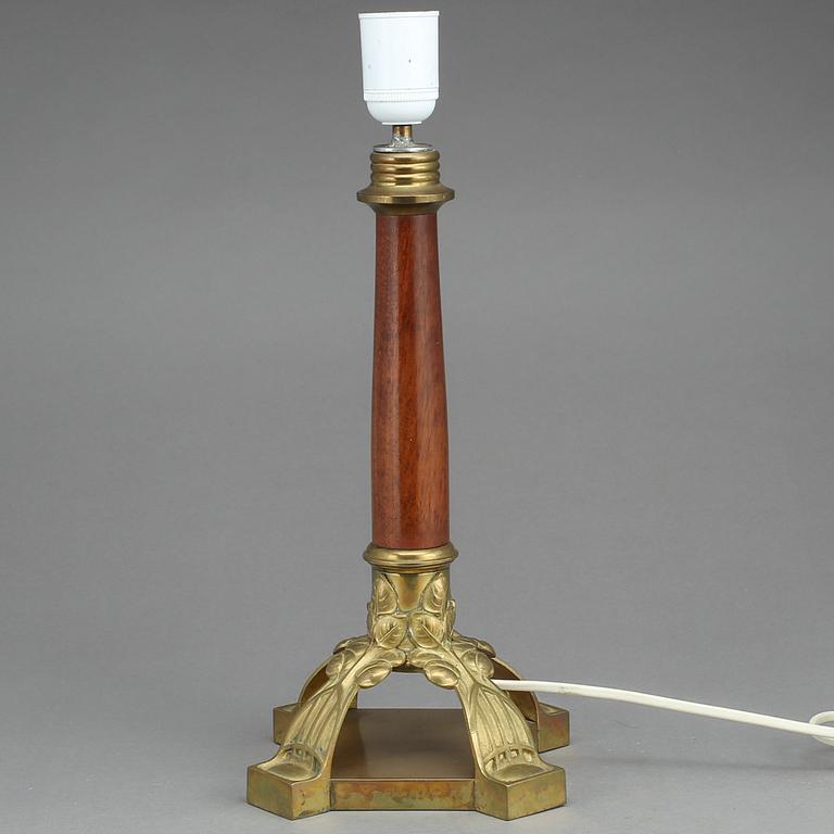 BORDSLAMPA, jugend, 1900-talets början.