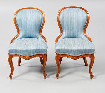 EMMAFÅTÖLJER, ett par, nyrokoko, sent 1800-tal.