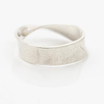 Vivianna Torun Bülow-Hübe, ring, sterling silver, for Georg Jensen, Denmark.
