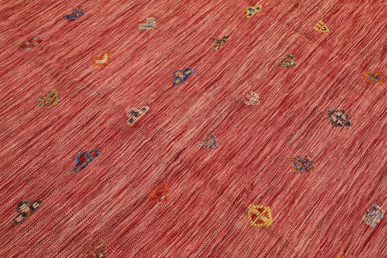 A Kelim carpet, 292 x 200 cm.