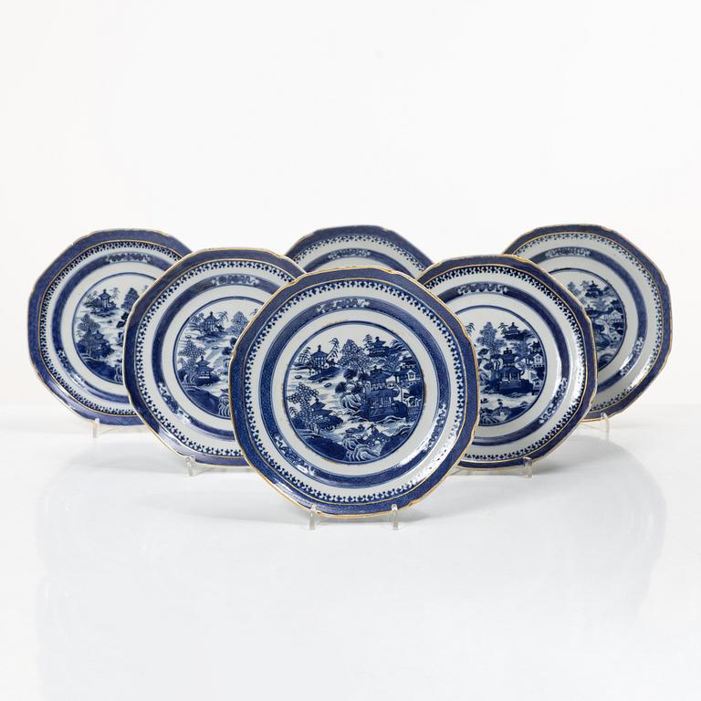Service pieces, 12 pieces, company porcelain. Qing dynasty, circa 1800.