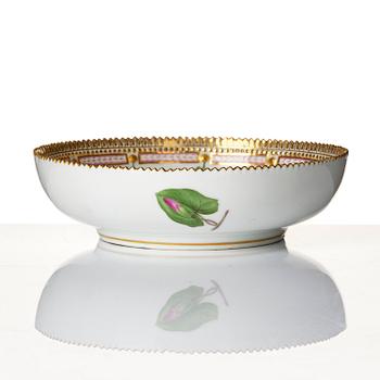 A Royal Copenhagen 'Flora Danica' bowl and serving dish, Denamark, 20th century.