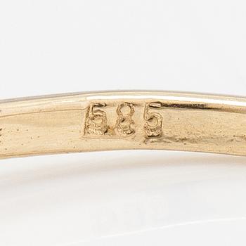 Ring, 14K guld och oval diamant ca 0.37 ct. Med AIG-certifikat.