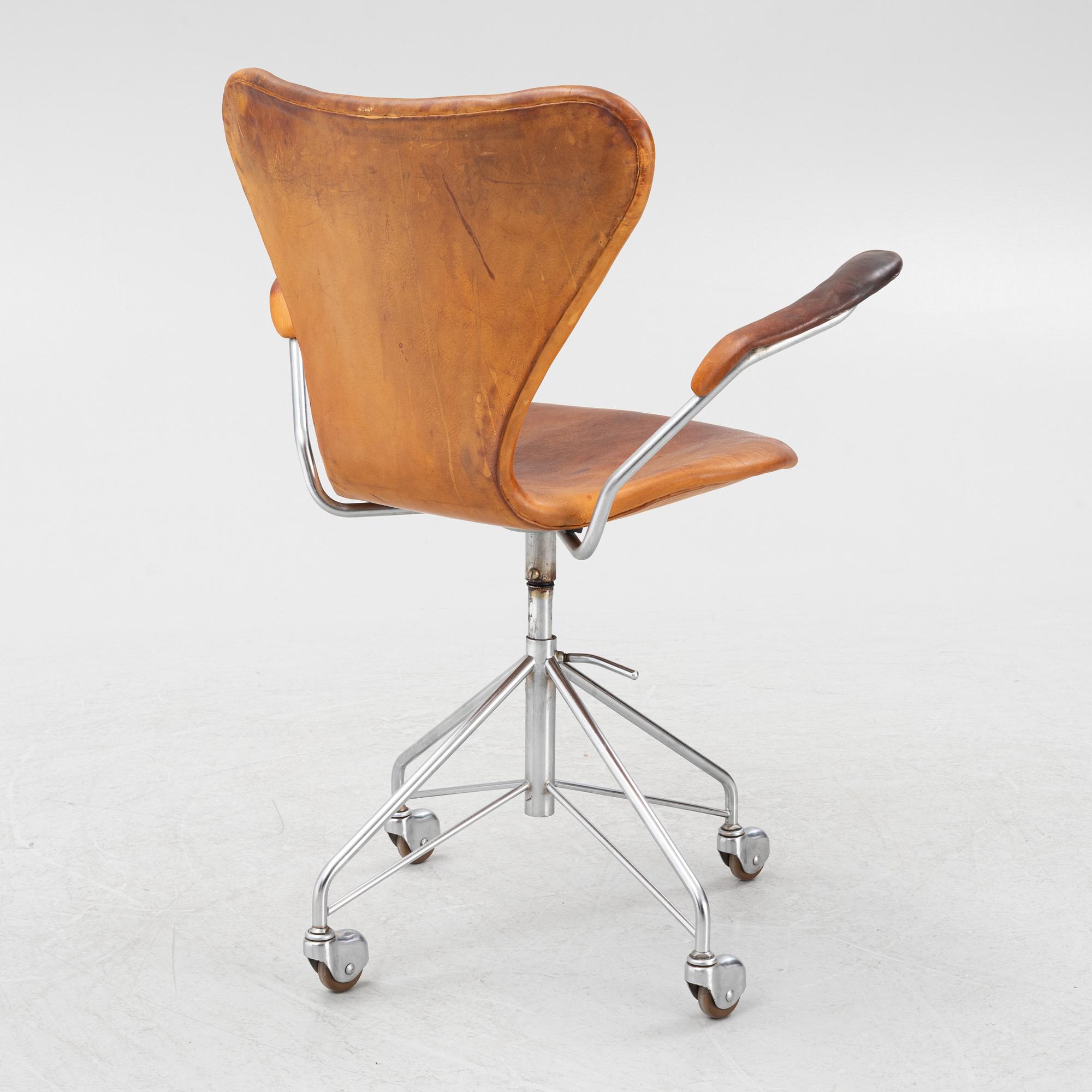 Arne Jacobsen, skrivbordsstol, "Sjuan", Fritz Hansen, Danmark, 1950-tal.
