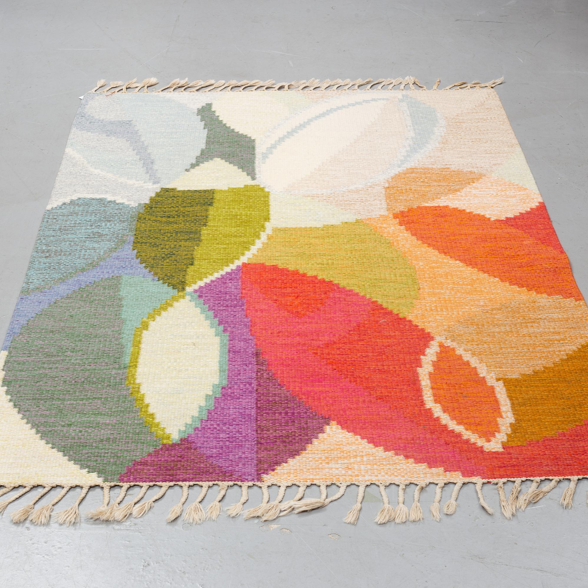 Ingegerd Silow, matta, "Bladmosaik, rust", rölakan, ca 199 x 134-136,5 cm, signerad IS.