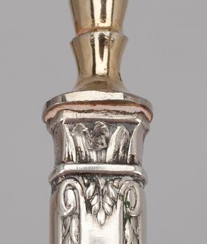 SERVERINGSBETICK i SCHATULL, 9 delar, silver samt förgylld metall, jugend, Österrike-Ungern tidigt 1900-tal.