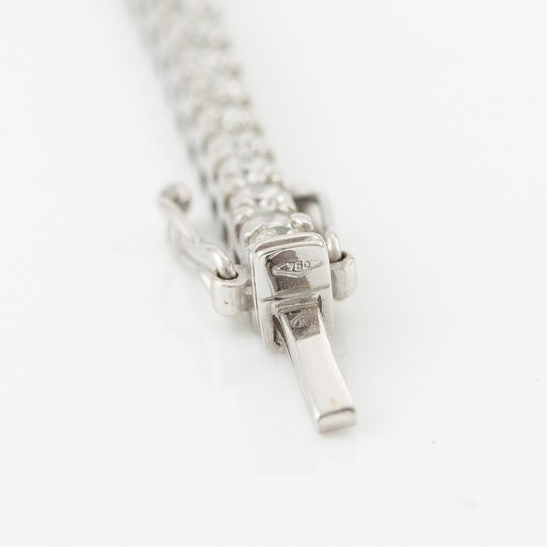 Tennis bracelet, 18K white gold set with brilliant-cut diamonds, accompanied by HRD report.